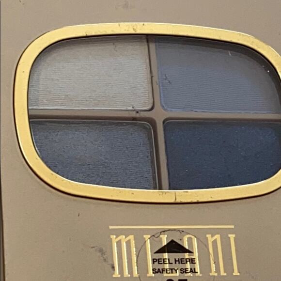 NEW Milani Denim Blues EYESHADOW COMPACT 3 Blue 1 White Eye Shadow 4-in-1 Beauty - Picture 2 of 4